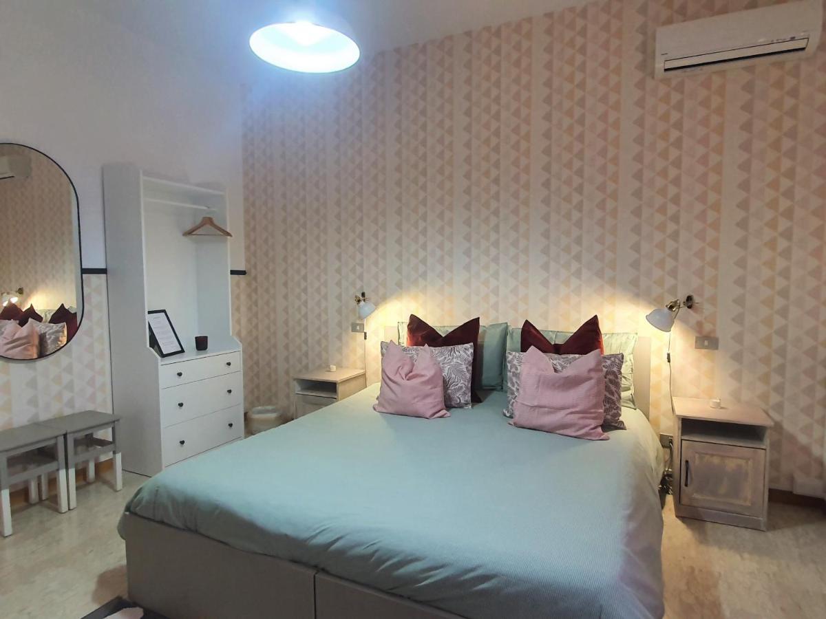 Villa Teresa - Sperlonga Holiday Rooms Bagian luar foto